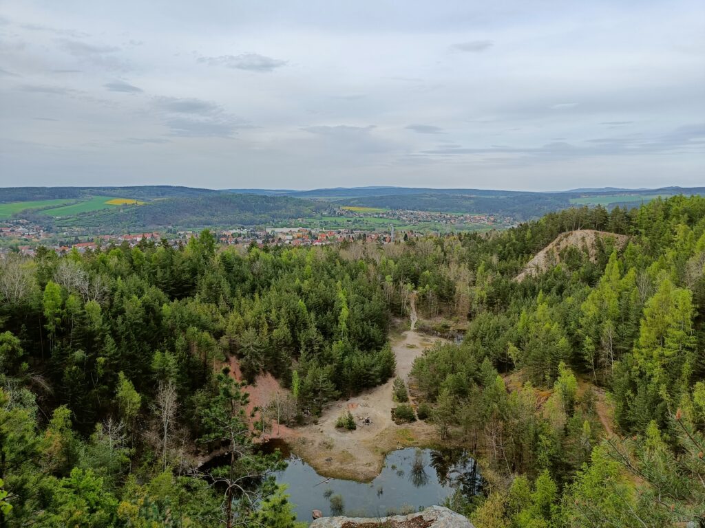 Lom Hřeben a Starý Plzenec